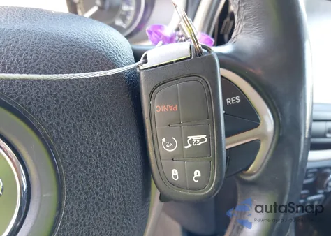 2014 Jeep Cherokee Latitude z USA, uszkodzony, nr VIN 1C4PJMCS0EW226740